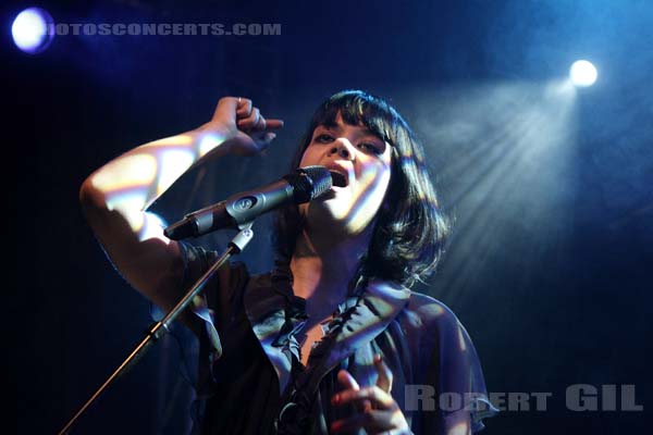 BAT FOR LASHES - 2012-10-04 - PARIS - La Fleche d'Or - 